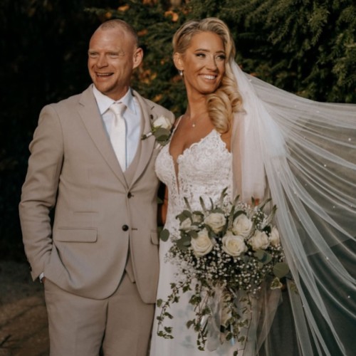 Real Bride - Becky wearing Dolci jewellery set & Silver shimmer comb