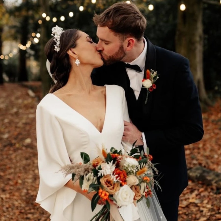 How to Plan a Wedding: A Step-by-Step Guide | Lace \u0026 Favour, image size:900x900