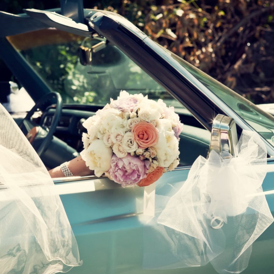 Our Guide To Accessorising Your Vintage Inspired Wedding