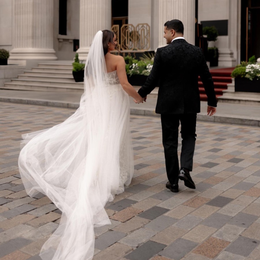 Real Bride - Kate wearing S261 veil