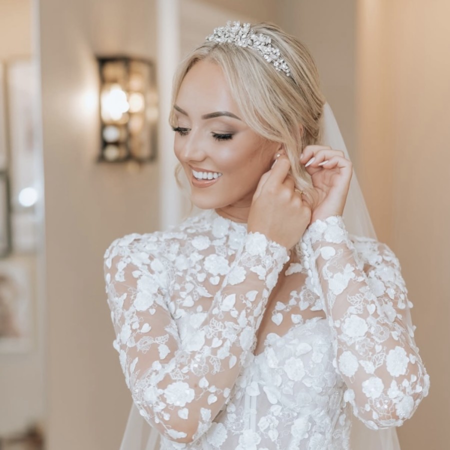 Real Bride - Sophie wearing Samira tiara