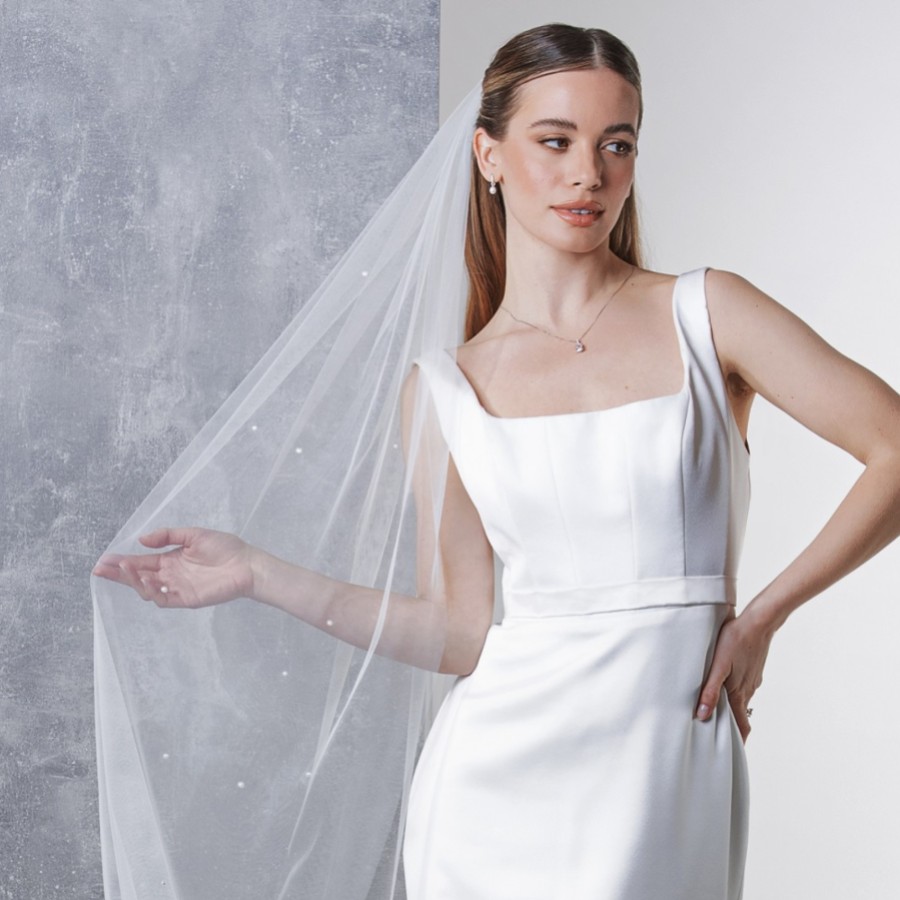 What are Veils Made From? Lace & Favour