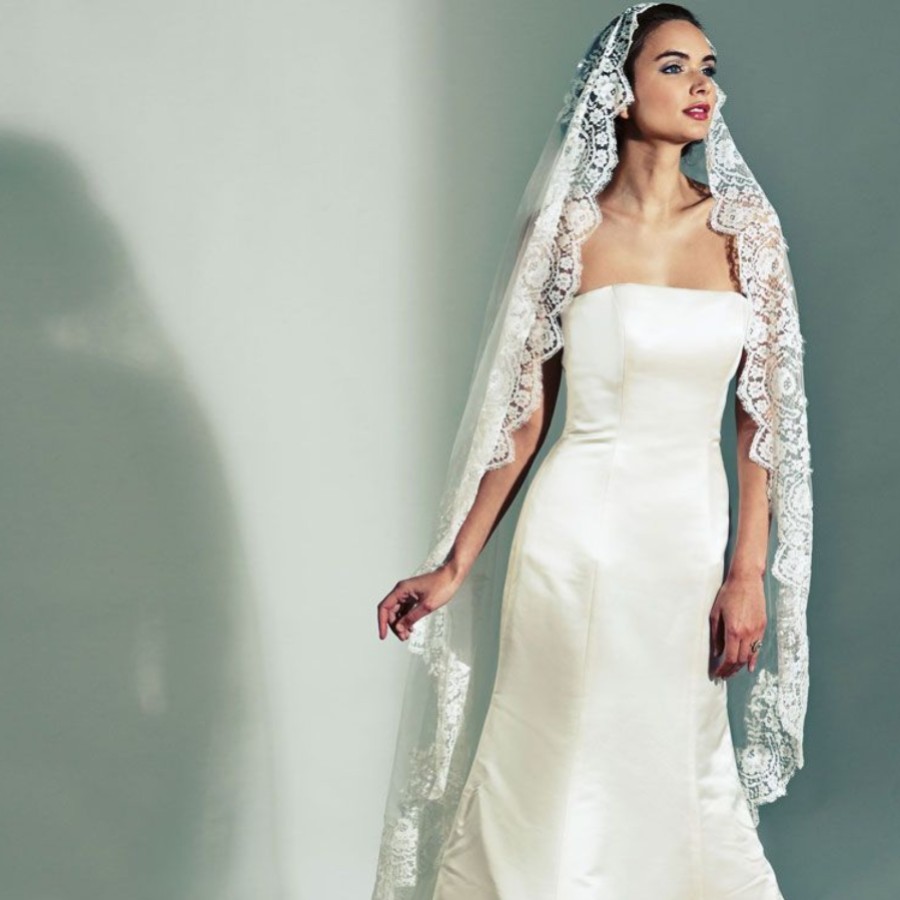 What is a Mantilla Wedding Veil?