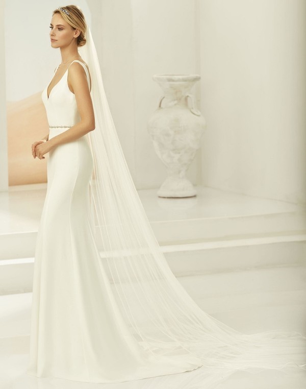 Bianco Ivory Single Tier Satin Edge Chapel Veil S389