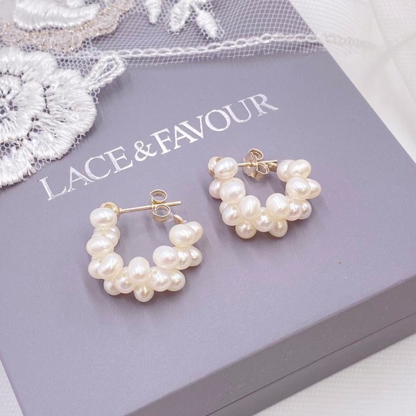 Liana - Petites boucles d'oreilles en perles d'eau douce