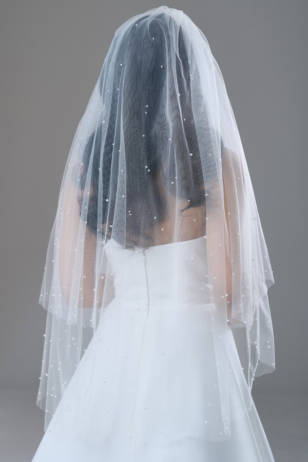 Bellavue Ivory Two Tier Scattered Pearl Veil with Cut Edge