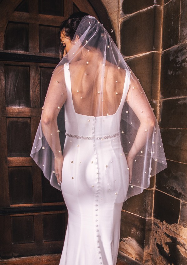 Perfect Bridal Ivory Single Tier Short Scattered Pearl Veil