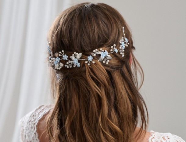 Accessoires de coiffure de mariage bleus de Lace & Favour