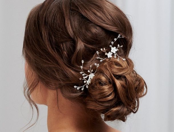 Beautiful Hair Accessories For Beautiful Bridesmaids