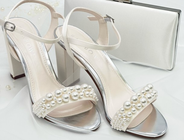 Chaussures de mariage élégantes en perles