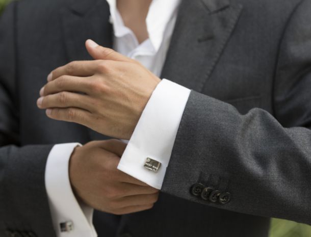 Luxurious Gifts For The Groom & His Groomsmen