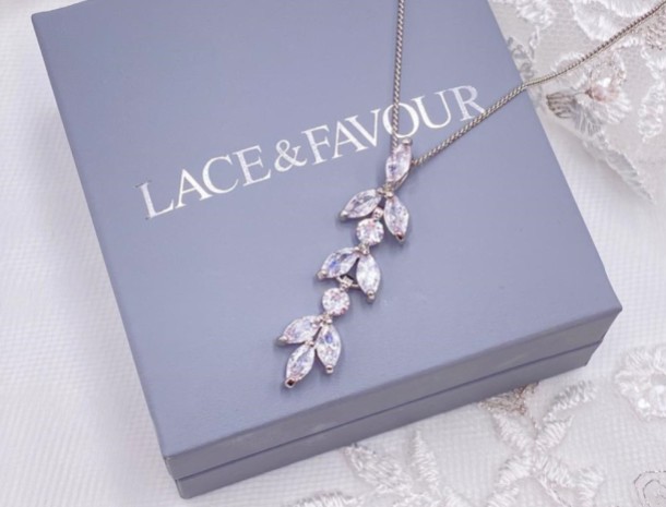Complete Your Look with a Beautiful Prom Necklace