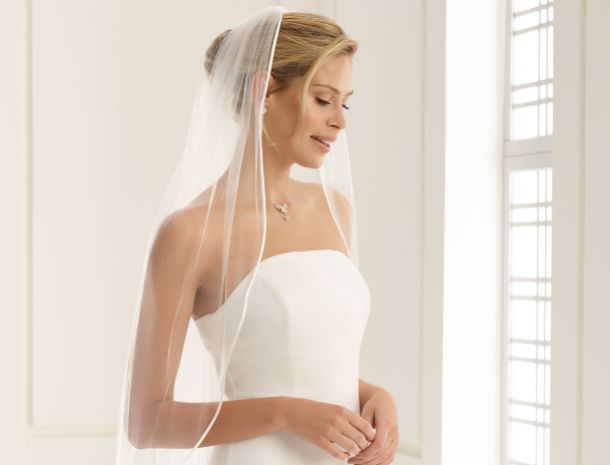 White 2 Tiers Bridal Crystal Wedding Veil Short Elbow Length with Satin Edge UK 