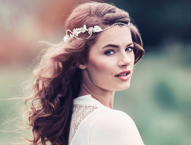 Finissez votre look aux meilleurs prix dans notre vente d'accessoires de coiffure pour le mariage...