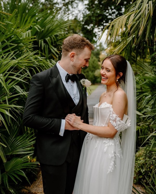 Photo of Bianco Ivory Plain Single Tier Cathedral Veil with Cut Edge S261 uploaded by E on 3rd March 2025