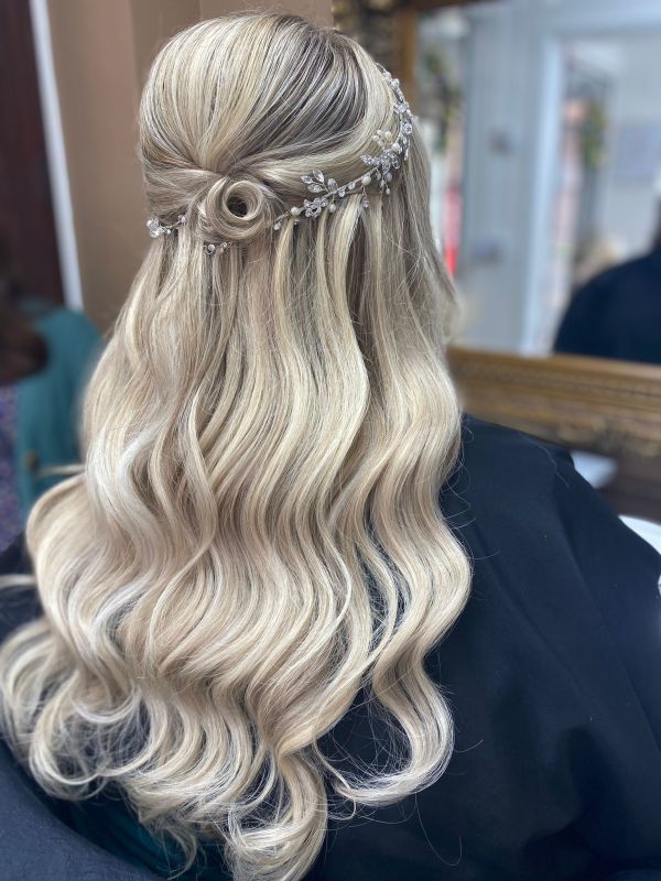 Photo of Roxanne Long Freshwater Pearl and Crystal Silver Hair Vine uploaded by E on 19th April 2022