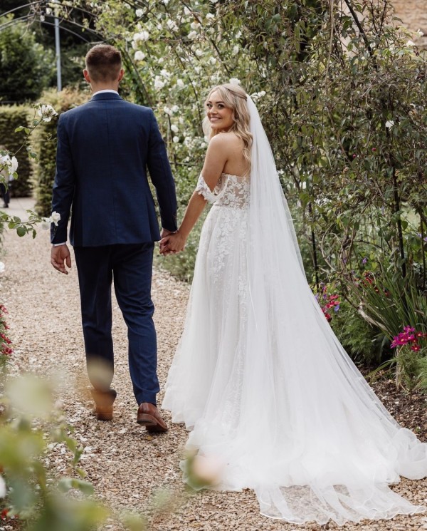 Photo of Bianco Ivory Single Tier Satin Edge Chapel Veil S389 uploaded by G on 20th August 2024