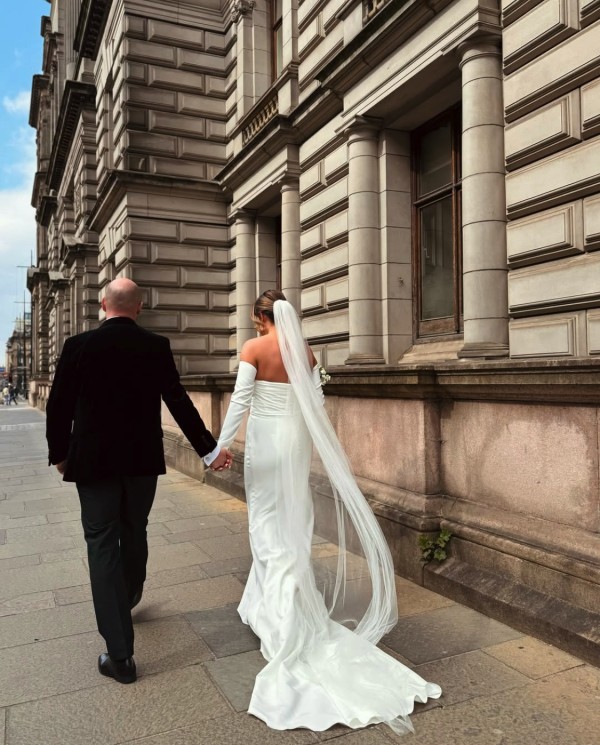 Photo of Bianco Ivory Plain Single Tier Chapel Veil with Cut Edge S226 uploaded by J on 1st March 2025