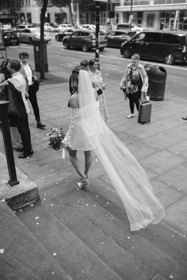 Photo of Bianco Ivory Plain Single Tier Floor Length Veil with Cut Edge S227 uploaded by K on 18th November 2024