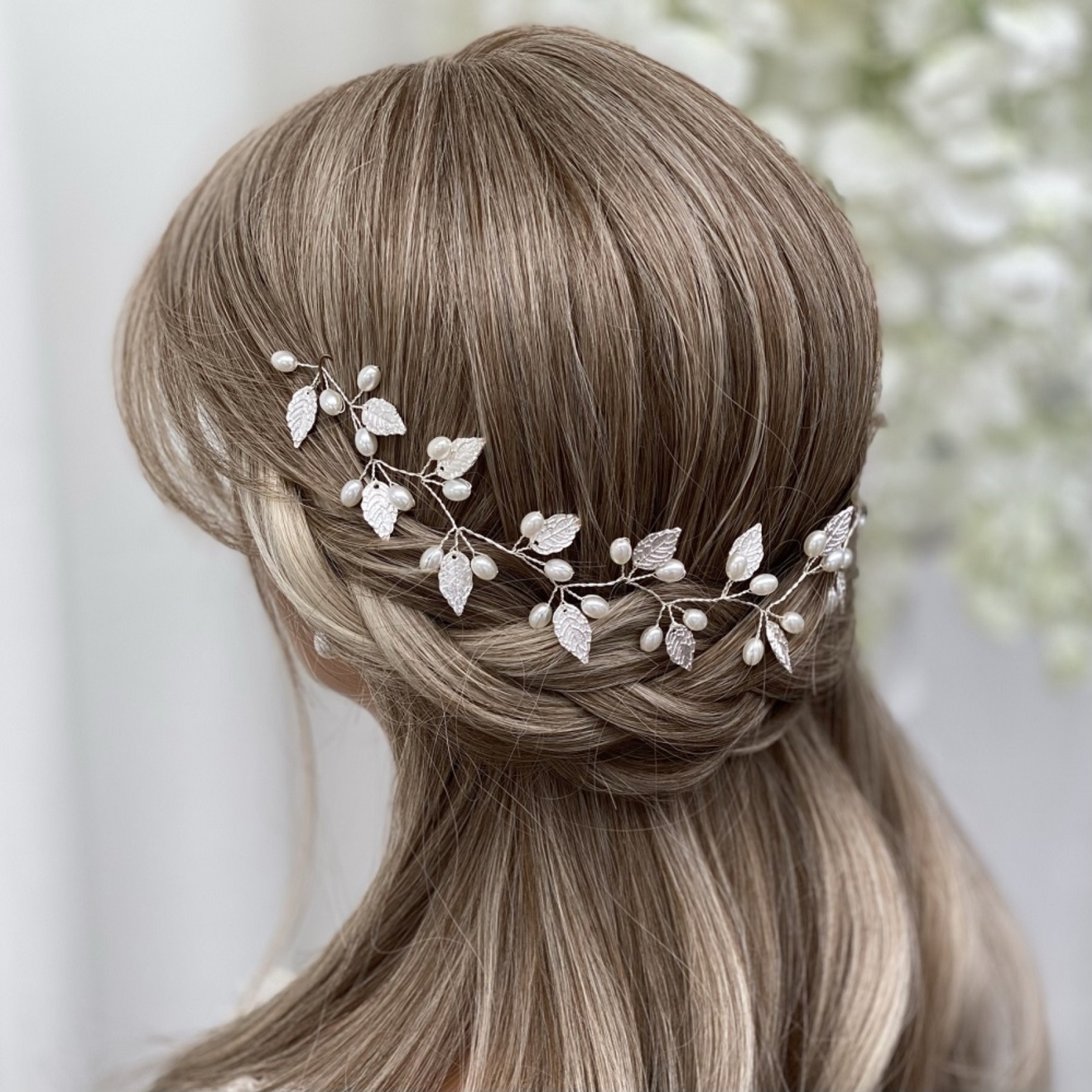 Oktober Silberne Blätter und Perlen Lange Hochzeits-Haarschleife