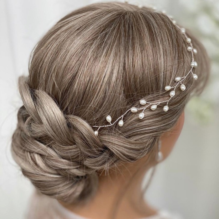 Aruba Long Delicate Pearl Wedding Hair Vine (Silver)