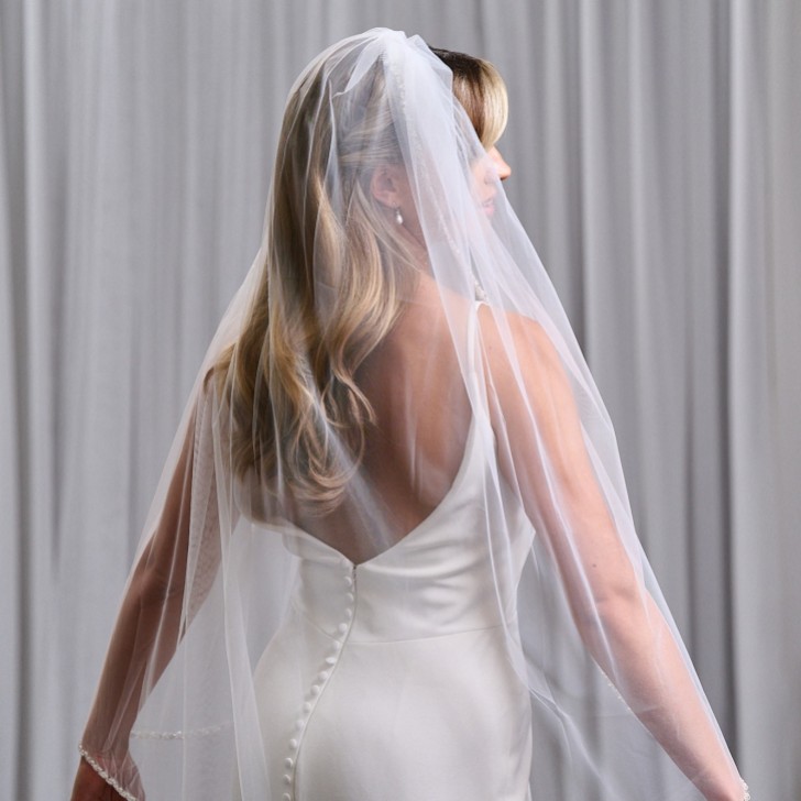 Avondale Single Tier Bridal Veil with Pearl, Bead and Crystal Edge
