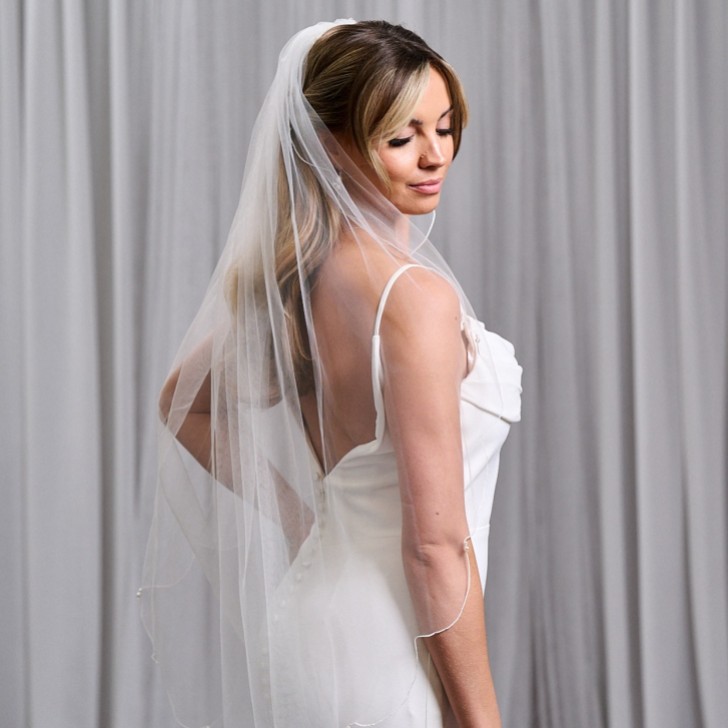 Baltimore Ivory Single Tier Scalloped Edge Veil with Pearl Drops