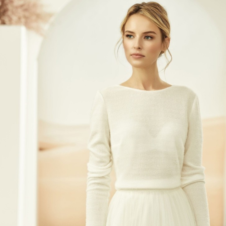 Bianco Ivory Knitted V Back Long Sleeve Bridal Jumper E326