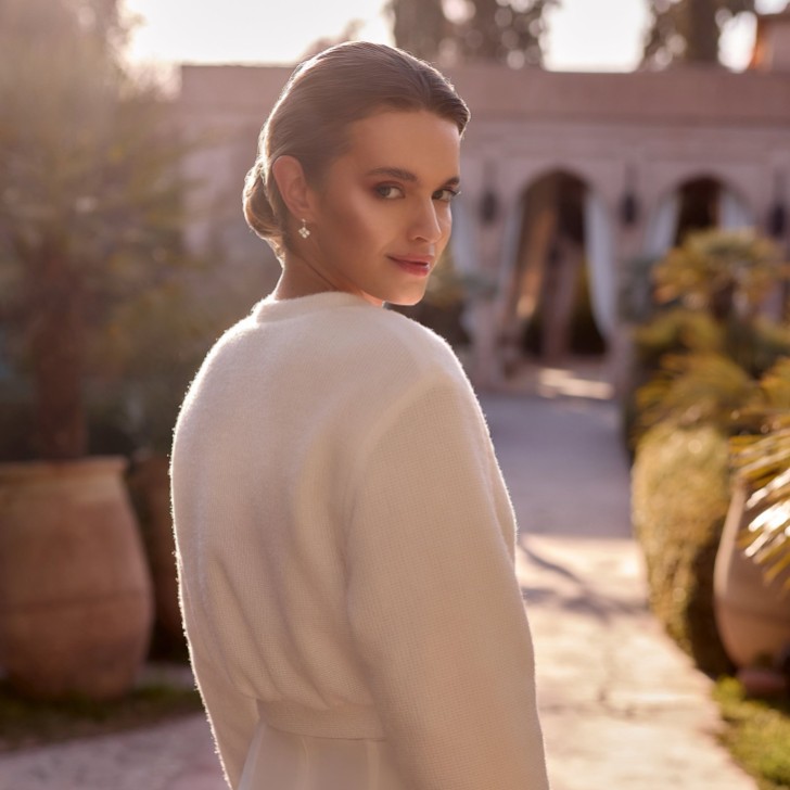 Bianco Ivory Cashmere Effect Knitted Bridal Jacket E497