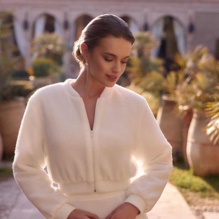 Bianco Ivory Cashmere Effect Knitted Bridal Jacket E497