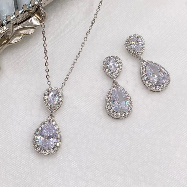 Celeste Crystal Embellished Pendant Necklace (Silver)