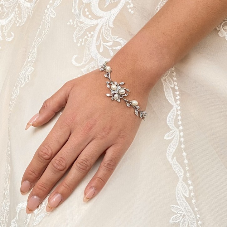 Lola Freshwater Pearl and Crystal Leaves Wedding Bracelet (Silver)