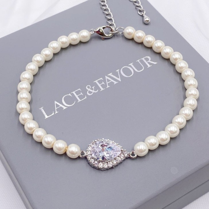 Desiree Chic Pearl Wedding Bracelet (Silver)