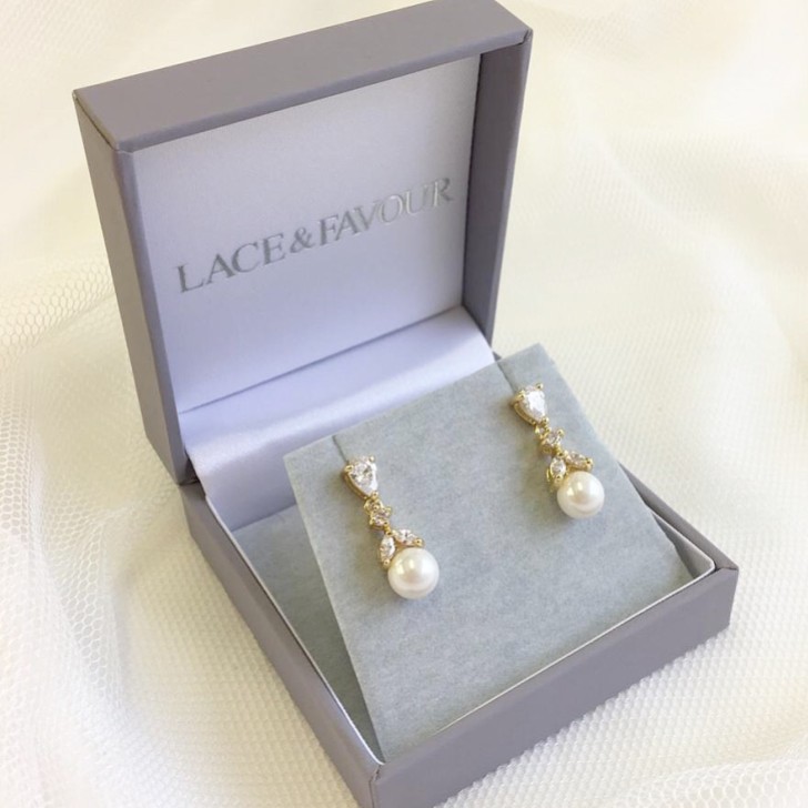 Elegance Crystal and Pearl Wedding Earrings (Gold)