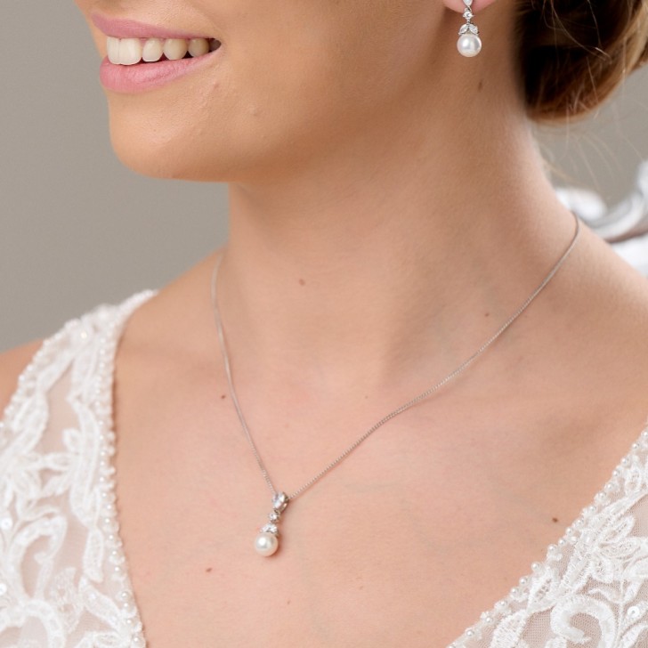 Elegance Crystal and Pearl Wedding Pendant Necklace