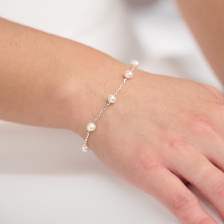 Elenoa Dainty Pearl Chain Bracelet