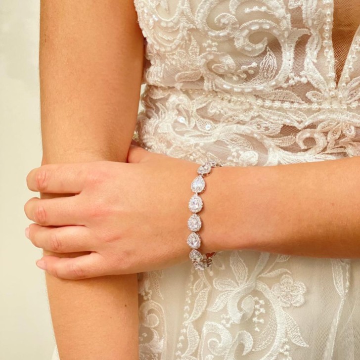 Hampton Teardrop Cubic Zirconia Wedding Bracelet (Silver)