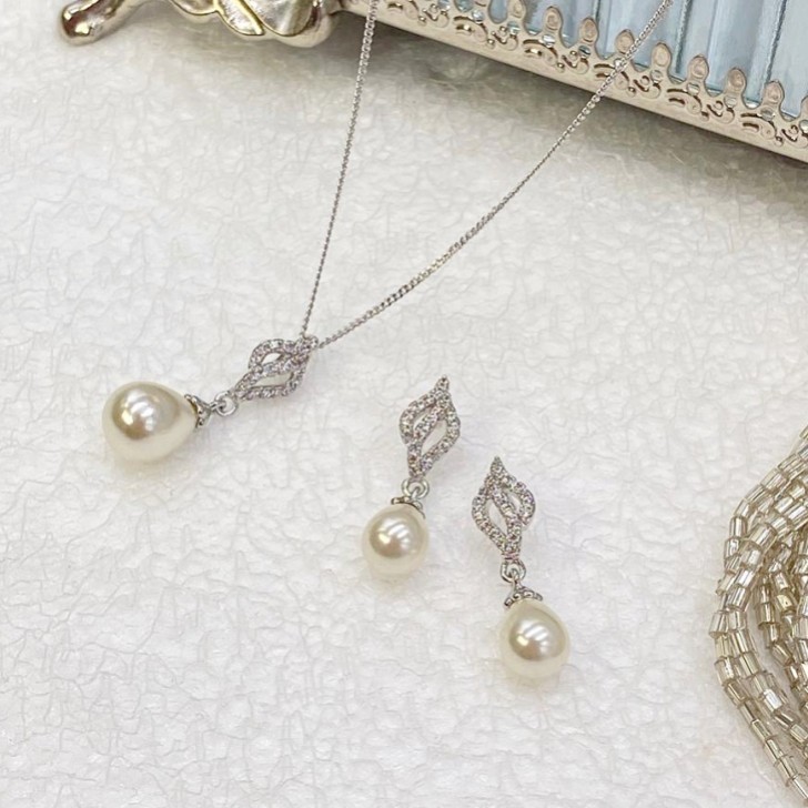 Ivory and Co Lisbon Pearl Bridal Jewelry Set