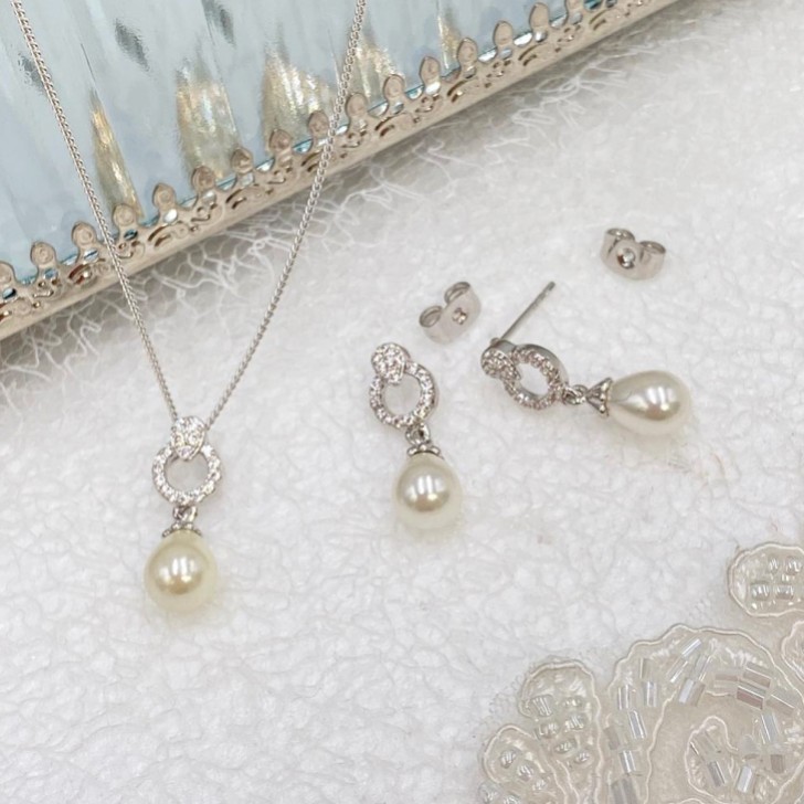 Ivory and Co Stockholm Pearl Bridal Jewelry Set