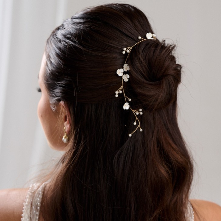 Letisha Ivory Flowers and Pearl Sprigs Wedding Hair Vine (Gold)