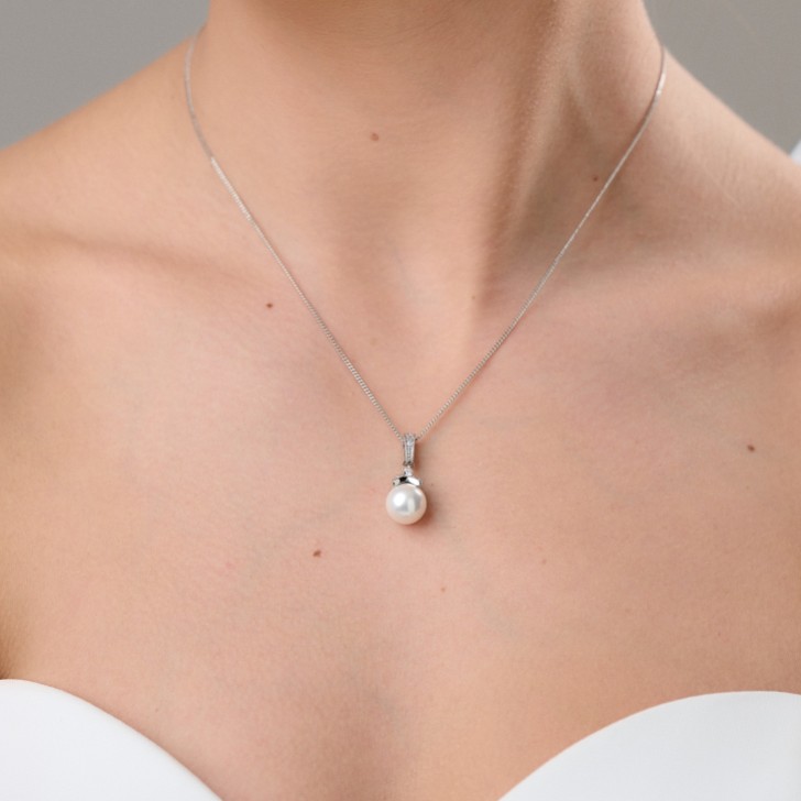 Opulence Pearl Wedding Pendant Necklace (Silver)