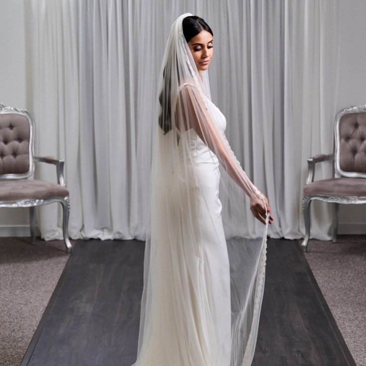 Oxford Single Tier Italian Tulle Narrow Beaded Lace Trimmed Veil