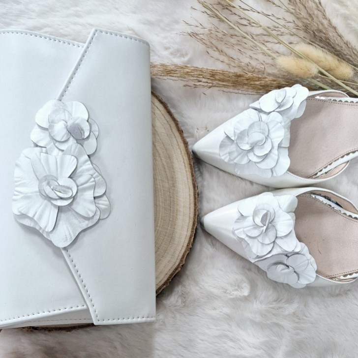 Perfect Bridal Pochette Verona in pelle avorio con fiori