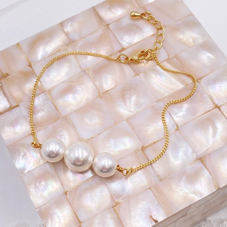 Sadie Gold Dainty Pearl Bracelet