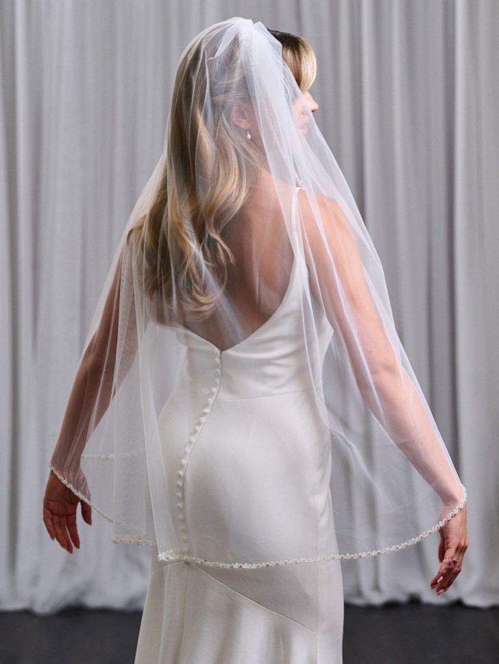 Avondale Single Tier Bridal Veil with Pearl, Bead and Crystal Edge