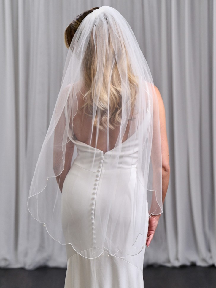 Baltimore Ivory Single Tier Scalloped Edge Veil with Pearl Drops