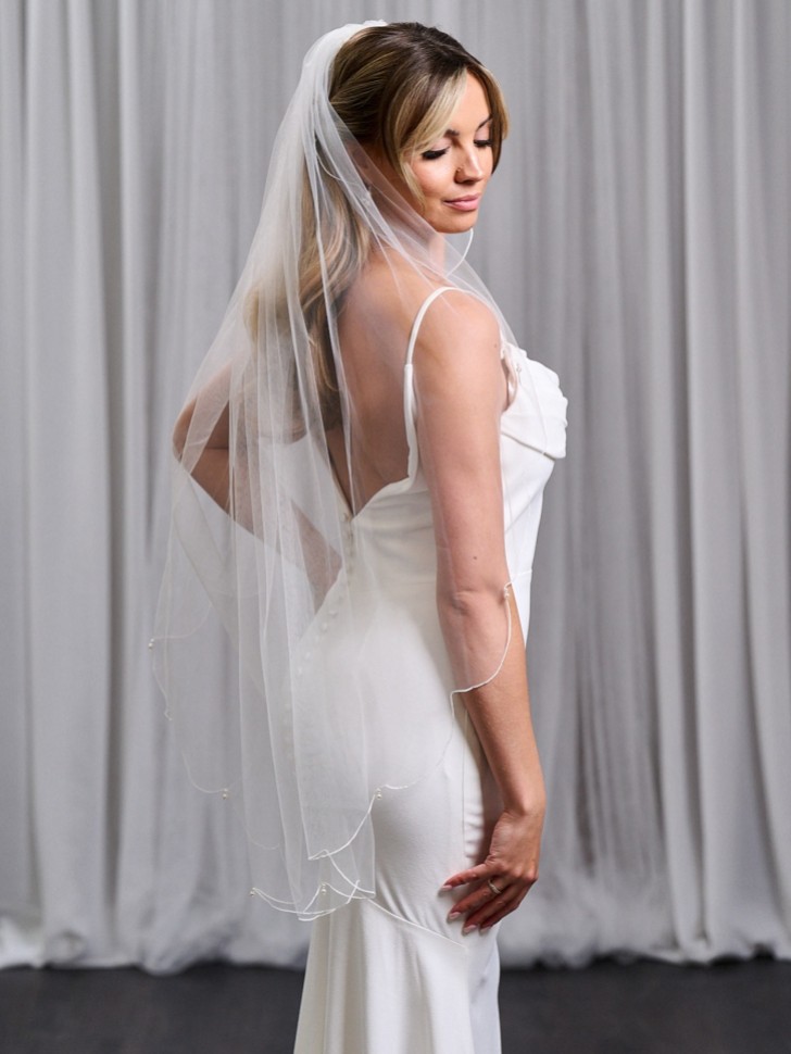 Baltimore Ivory Single Tier Scalloped Edge Veil with Pearl Drops