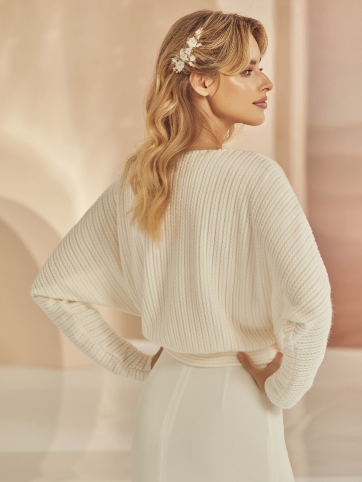 Bianco Ivory Knitted V-Neck Bridal Sweater E341