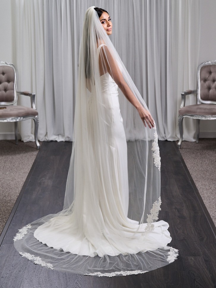 Edinburgh Einstöckiger Italienischer Tüllschleier mit Spitzenmotiven