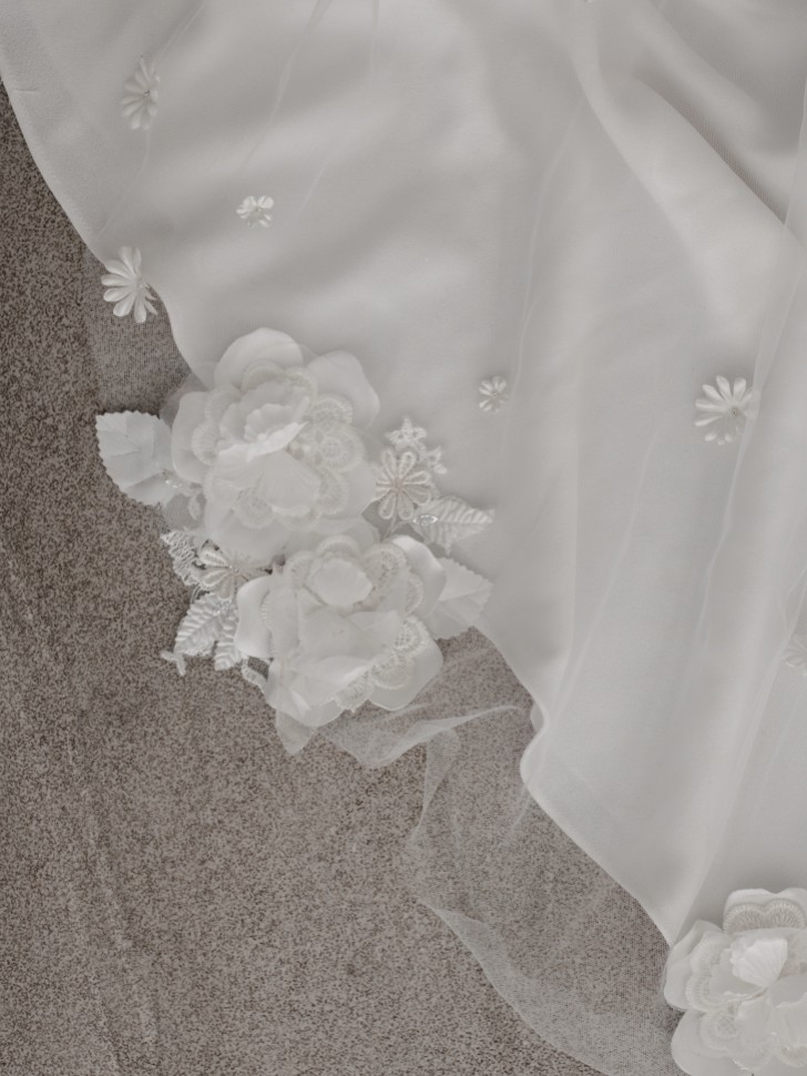 Linzi Jay Ivory Single Tier Chapel Veil with 3D Flowers LA614